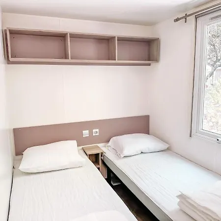 3 Bedroom Lei Suves - Joycasa Рокбрюн-сюр-Аржан