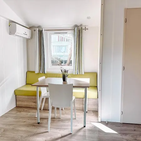 Кемпинг 3 Bedroom Lei Suves - Joycasa