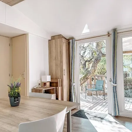 Кемпинг 3 Bedroom Lei Suves - Joycasa *